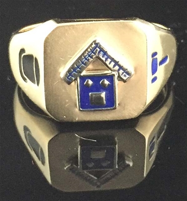 10 Karat Gold Pennsylvania Past Master Ring - Size 12 only